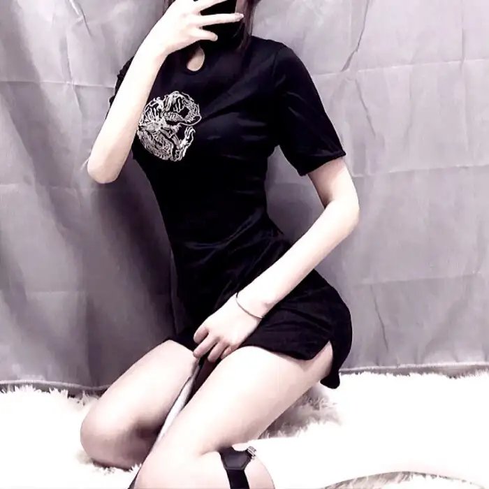 笨拙之极的前辈。